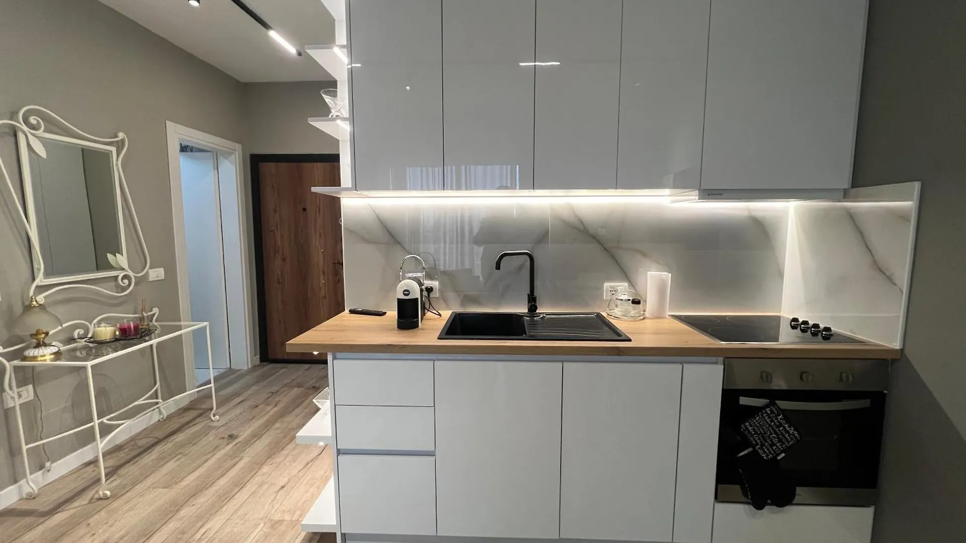 City Center Cozy Apartment 2 تيرانا